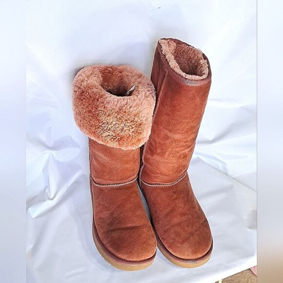 UGG   - Picture 4 of 16